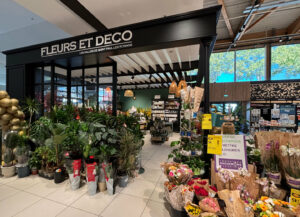 Aménagement d’un espace fleurs et décoration en grande surface E.Leclerc Saint-Paul-lès-Romans